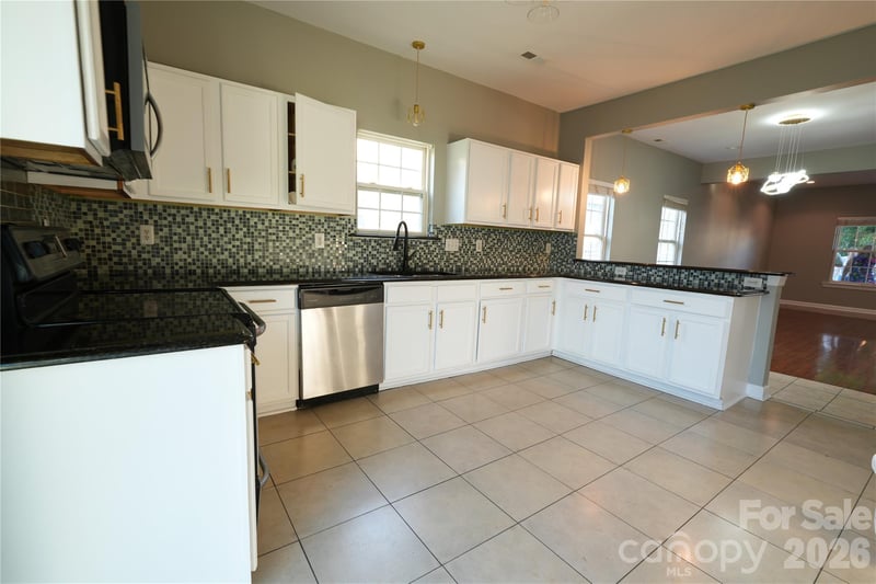 6410 Castlewynd Ct, Charlotte, NC 28212