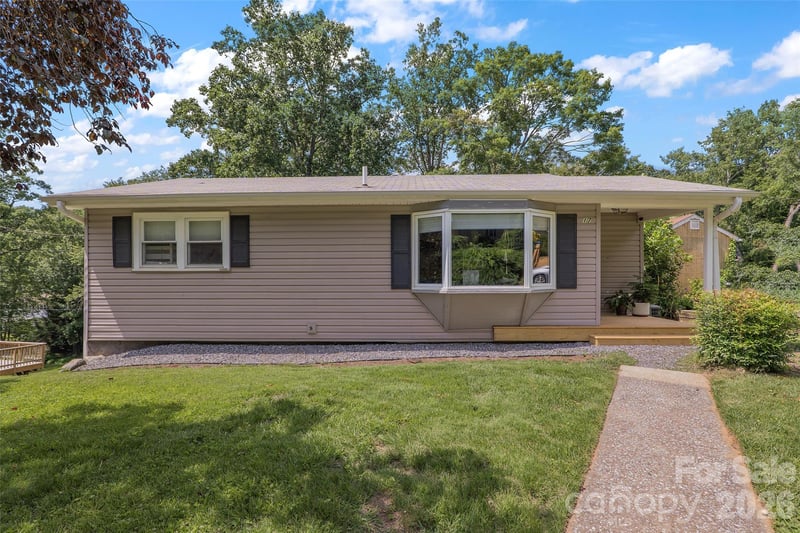 17 Azalea Rd, Arden, NC 28704