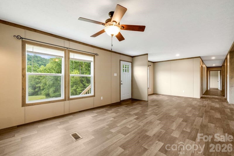 22 Split Pine Cv, Clyde, NC 28721