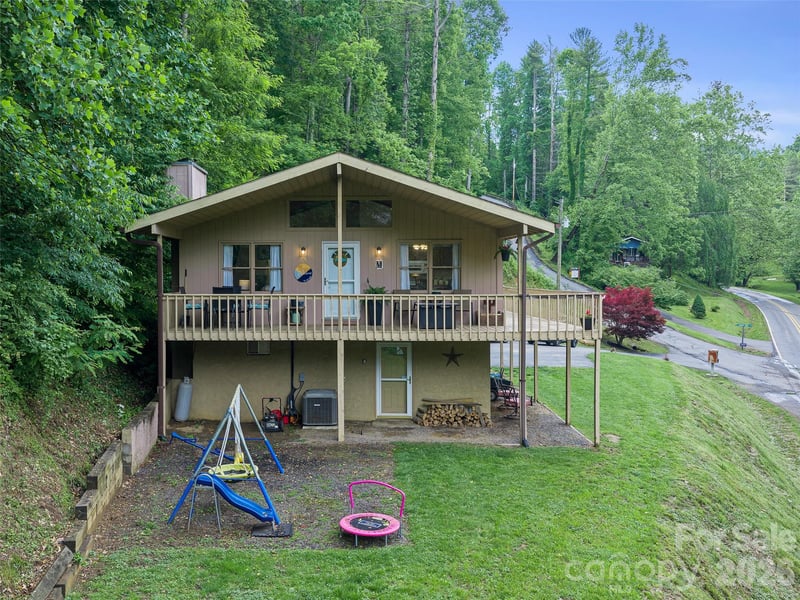 839 Mckinney Rd, Burnsville, NC 28714