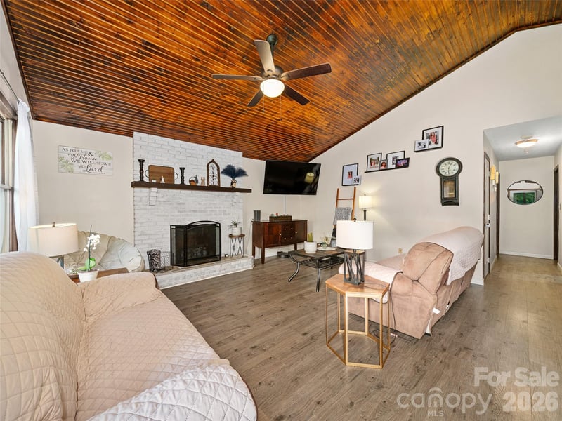839 Mckinney Rd, Burnsville, NC 28714