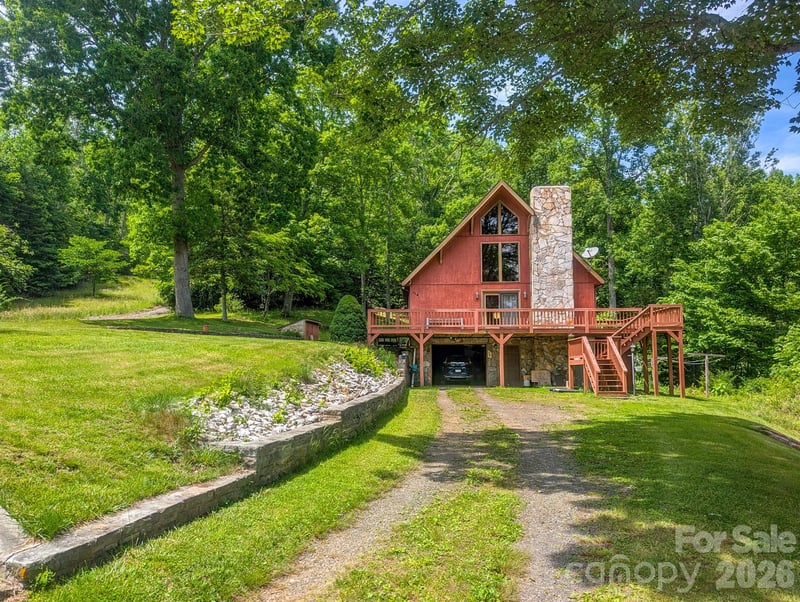 114 Dewberry Ln, Burnsville, NC 28705