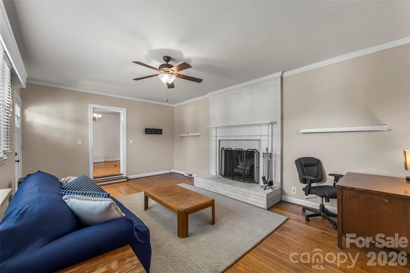 101 Falls St, Morganton, NC 28655