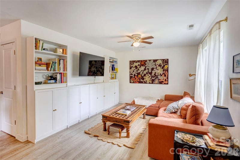 122 Crowell Dr, Concord, NC 28025