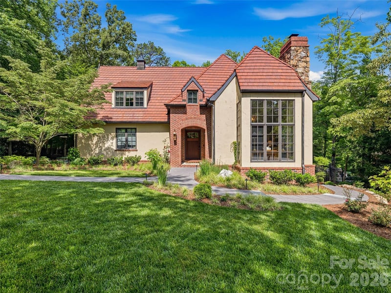 907 Kells Blue Ct, Biltmore Lake, NC 28715