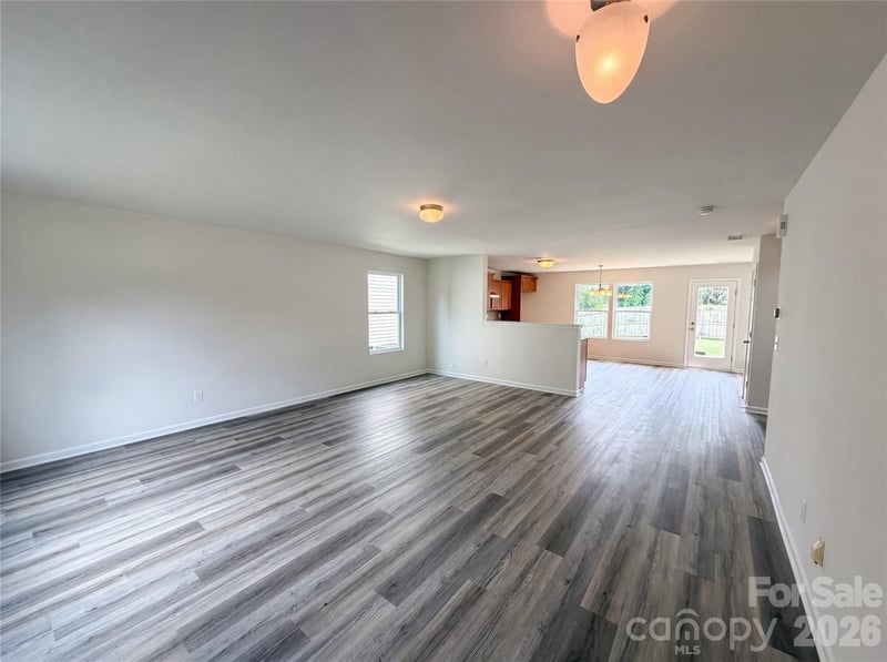 2534 Stream Bank Dr, Charlotte, NC 28269