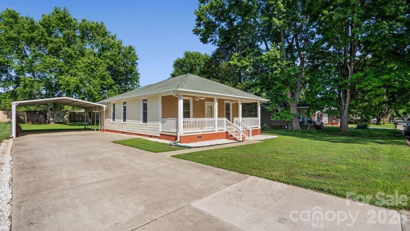 109 Globe St, Mount Holly, NC 28120