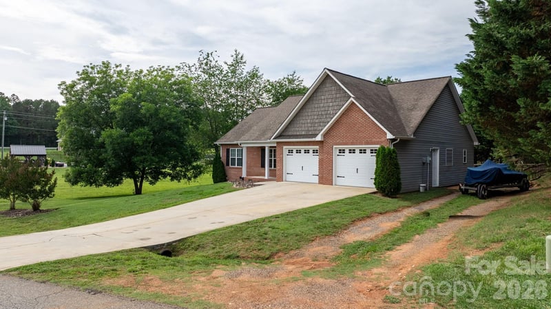 5326 Stonegate Farm Dr, Granite Falls, NC 28630