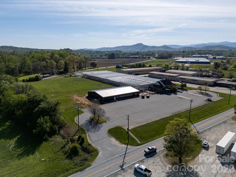 4076 Haywood Rd, Mills River, NC 28759