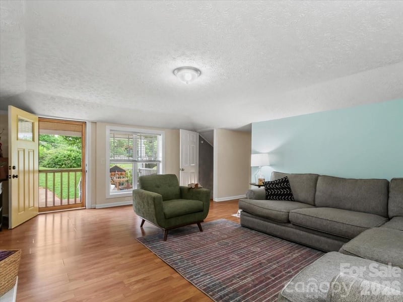 140 Locust Grove Rd, Weaverville, NC 28787