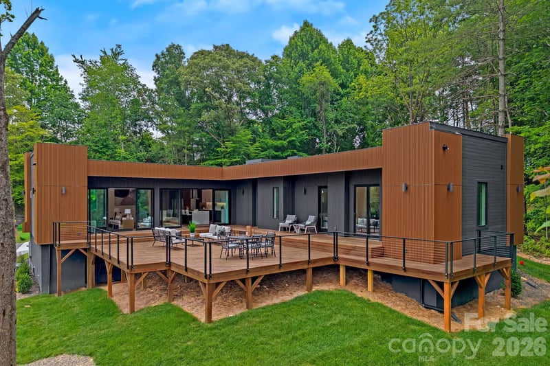 200 Manchester Way, Mills River, NC 28759