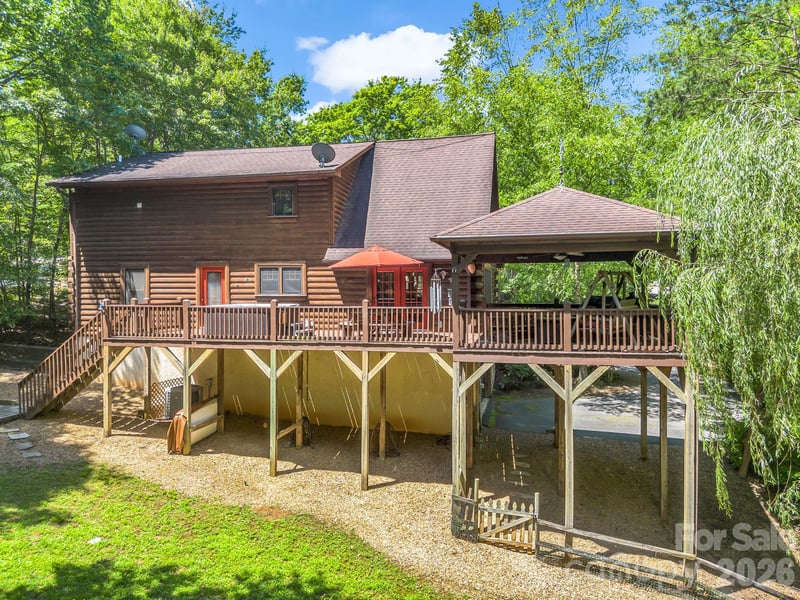 136 Dalton Ct, Lake Lure, NC 28746