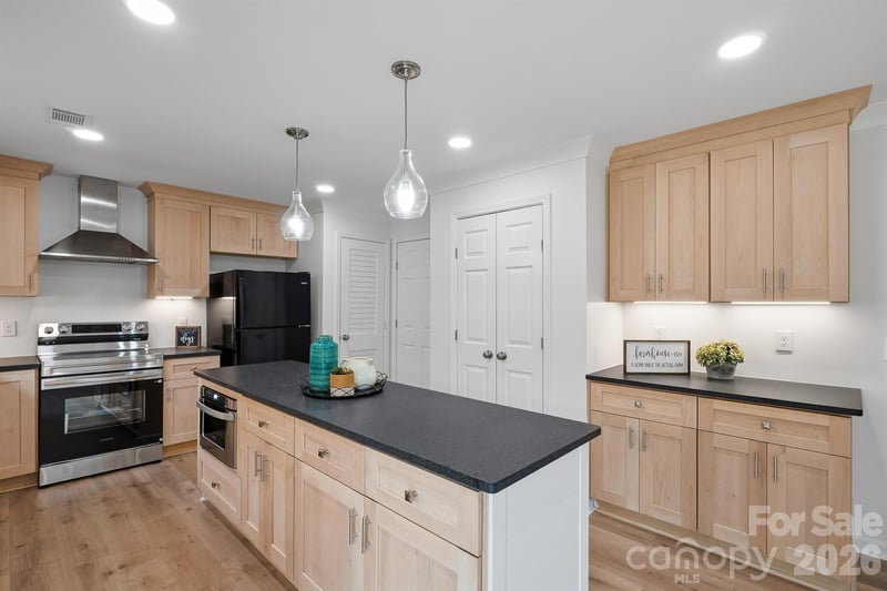 7553 Katherine Dr, Denver, NC 28037