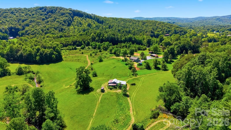 Brush Mountain Rd, Lenoir, NC 28645