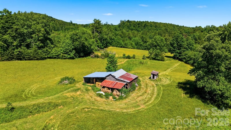 Brush Mountain Rd, Lenoir, NC 28645