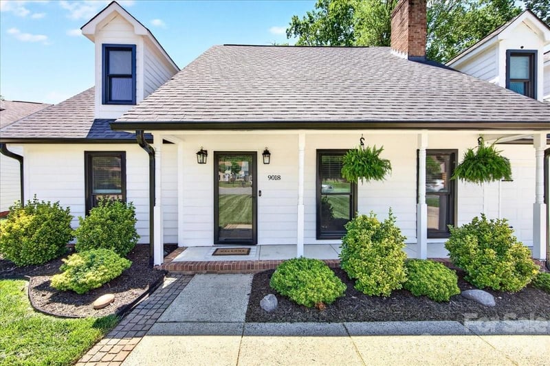 9018 Hunters Pointe Dr, Huntersville, NC 28078