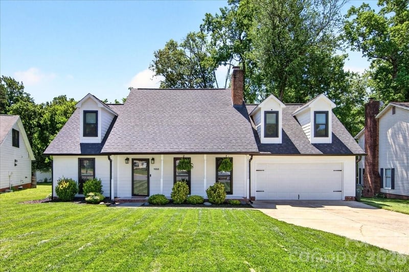 9018 Hunters Pointe Dr, Huntersville, NC 28078