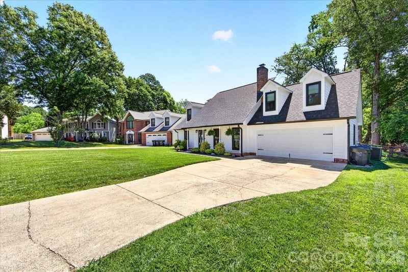 9018 Hunters Pointe Dr, Huntersville, NC 28078