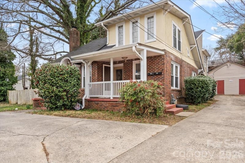 322 Salisbury Rd, Statesville, NC 28677