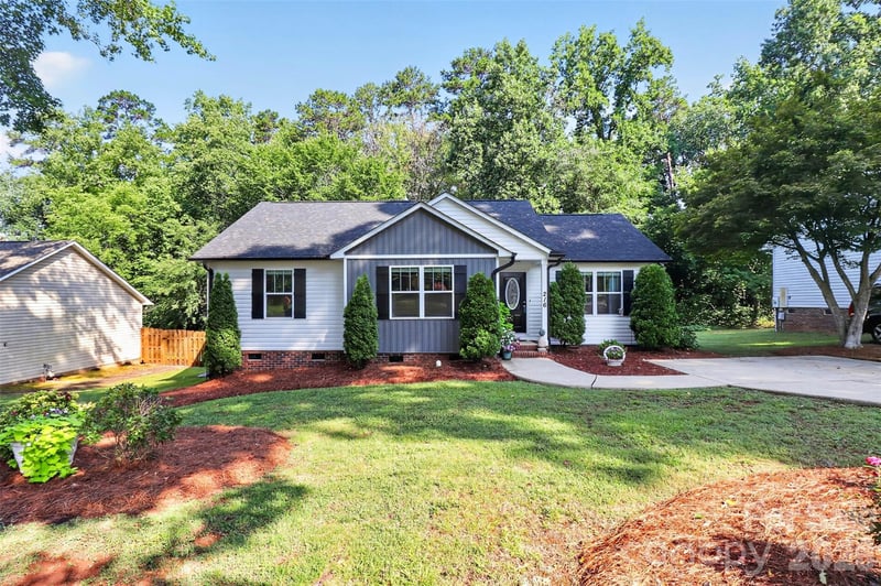 216 Hillside Ave, Concord, NC 28025