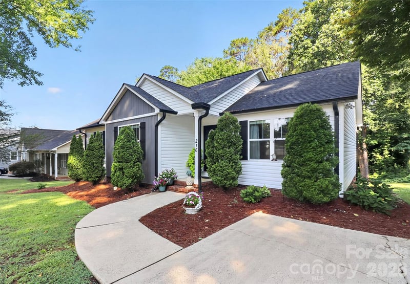 216 Hillside Ave, Concord, NC 28025
