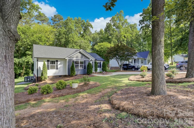 216 Hillside Ave, Concord, NC 28025