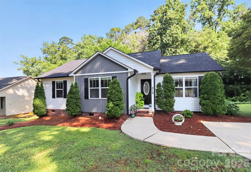 216 Hillside Ave, Concord, NC 28025