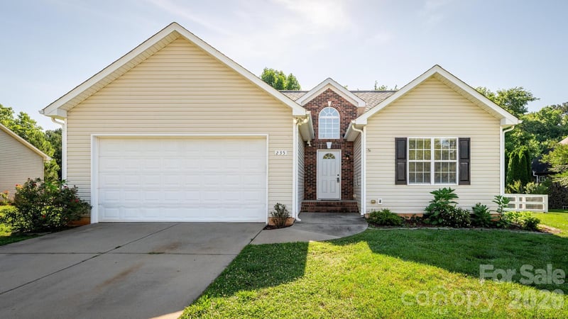 235 Kendra Dr, Mooresville, NC 28117