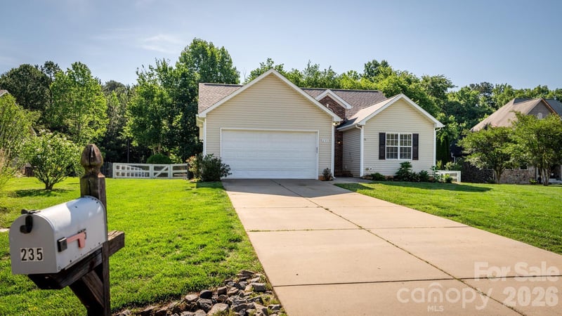 235 Kendra Dr, Mooresville, NC 28117