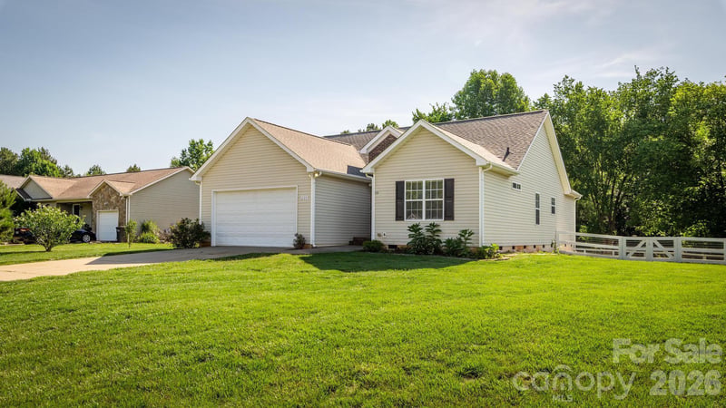 235 Kendra Dr, Mooresville, NC 28117