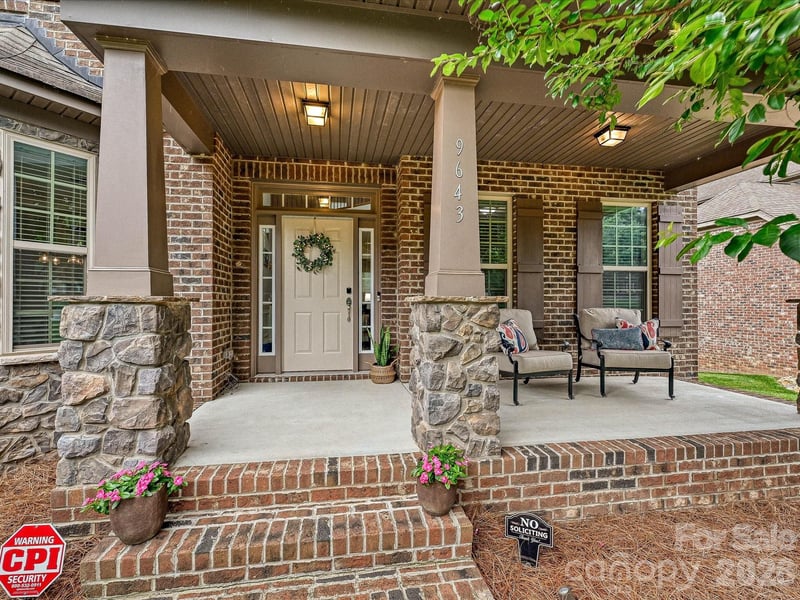 9643 Hampton Oaks Ln, Charlotte, NC 28270