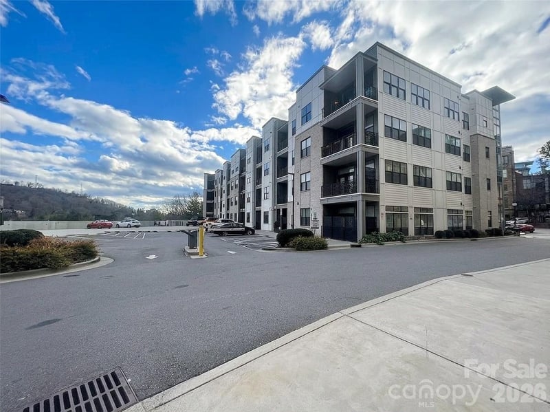 55 Market St #408, Asheville, NC 28801
