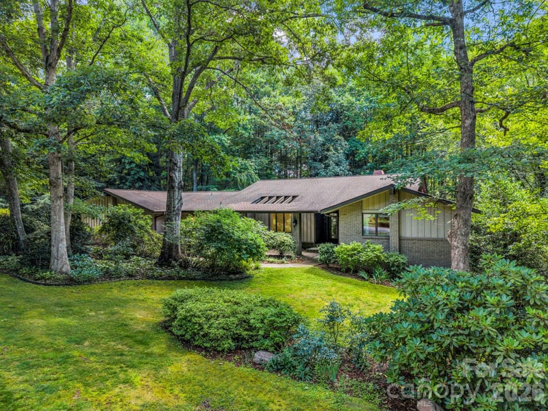 115 Woodhaven Dr, Hendersonville, NC 28739