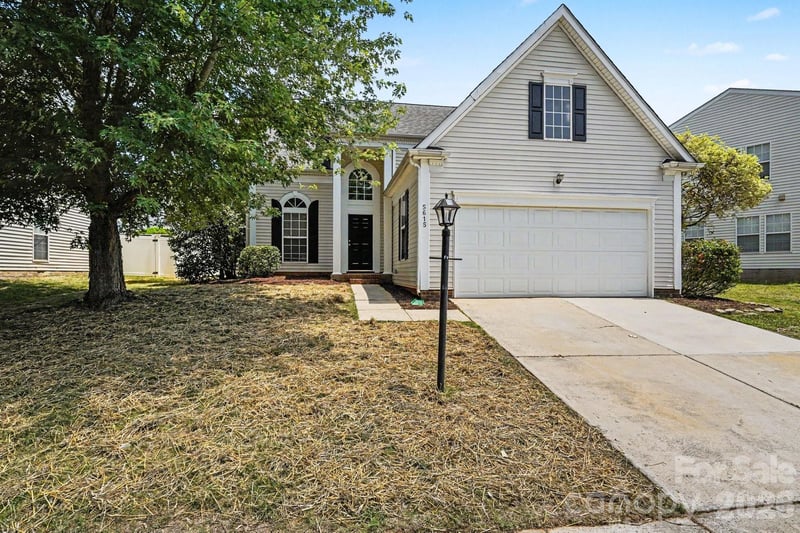 5615 Waverly Lynn Ln, Charlotte, NC 28269