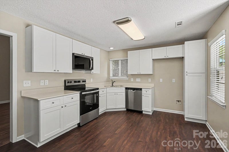 5615 Waverly Lynn Ln, Charlotte, NC 28269