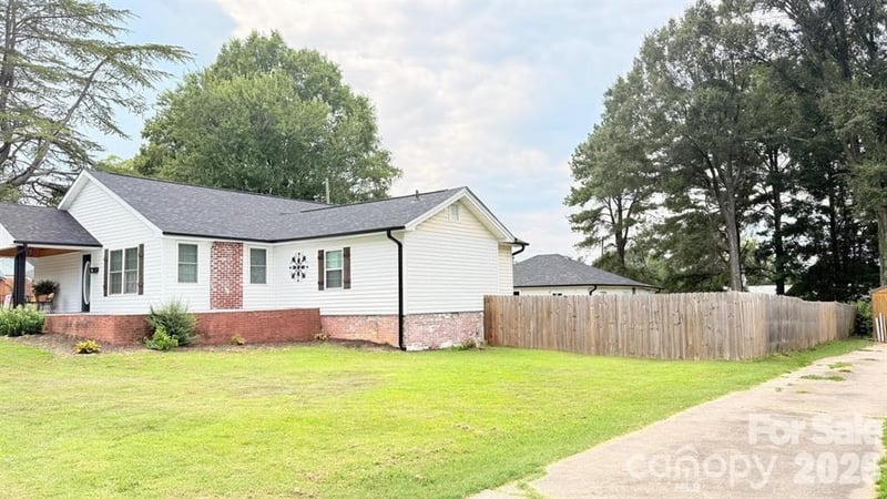 210 Church St, Cherryville, NC 28021