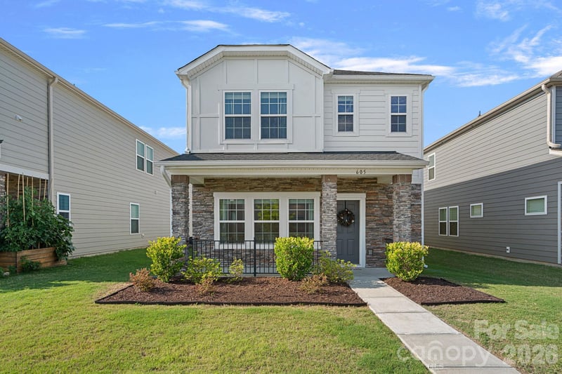 605 Cedar Knoll Cir, Pineville, NC 28134