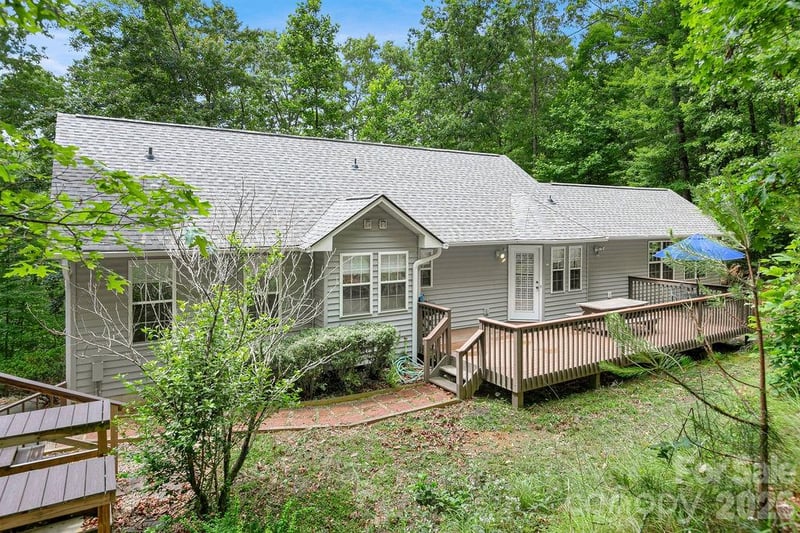 144 Lakeland Dr, Pisgah Forest, NC 28768