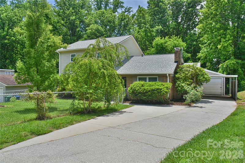 115 Wicklow Dr, Asheville, NC 28806