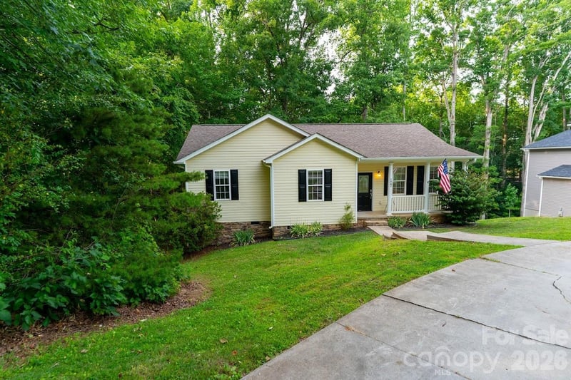 127 Wood Acre Dr, Mooresville, NC 28115