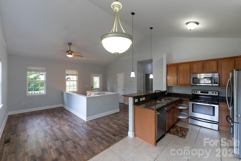 127 Wood Acre Dr, Mooresville, NC 28115