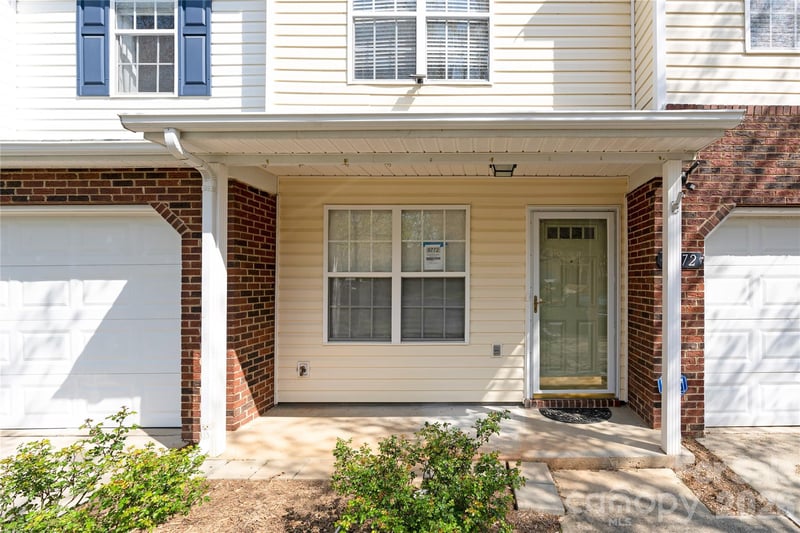 8772 Robinson Forest Dr, Charlotte, NC 28277