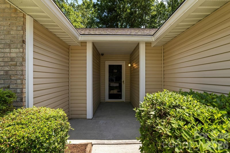 308 Wiltshire Cir, Fletcher, NC 28732