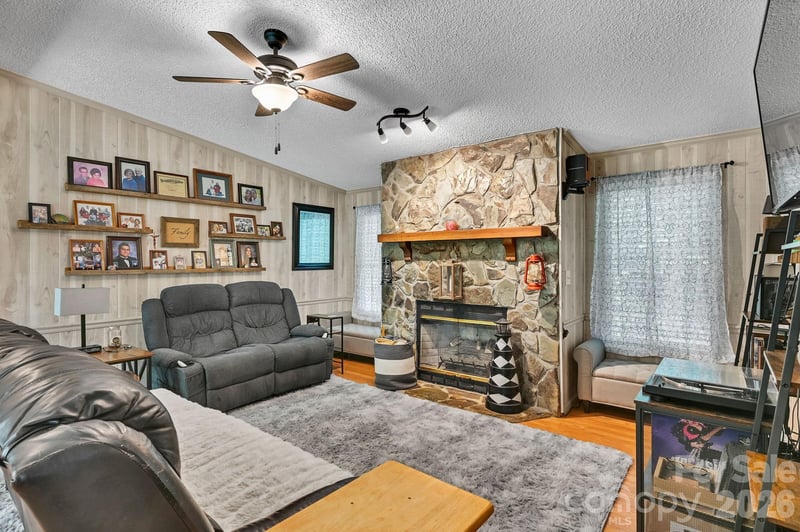 560 Morgan Branch Rd, Marshall, NC 28753