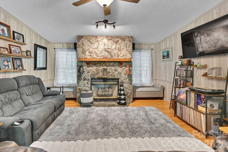 560 Morgan Branch Rd, Marshall, NC 28753