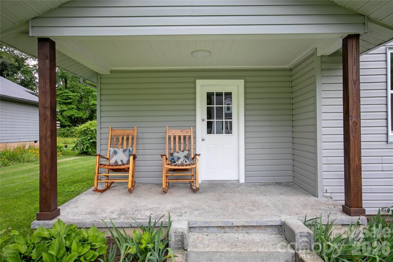 154 Burrell Ave, Brevard, NC 28712