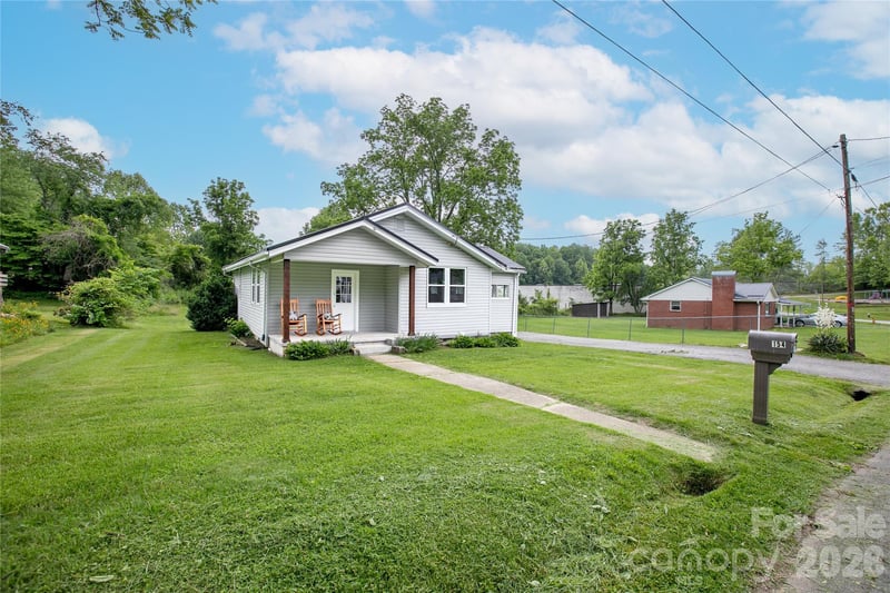 154 Burrell Ave, Brevard, NC 28712