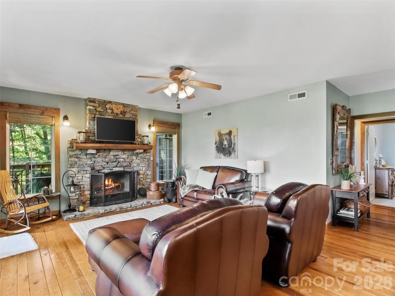 250 Creekside Way #C102, Burnsville, NC 28714