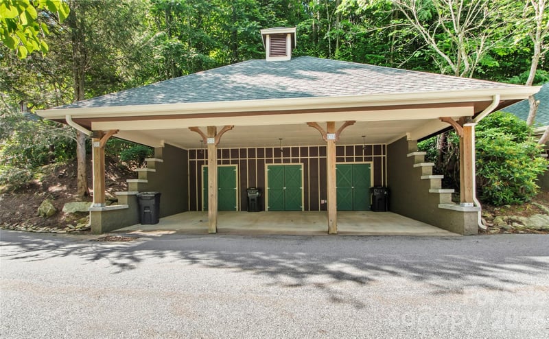 250 Creekside Way #C102, Burnsville, NC 28714