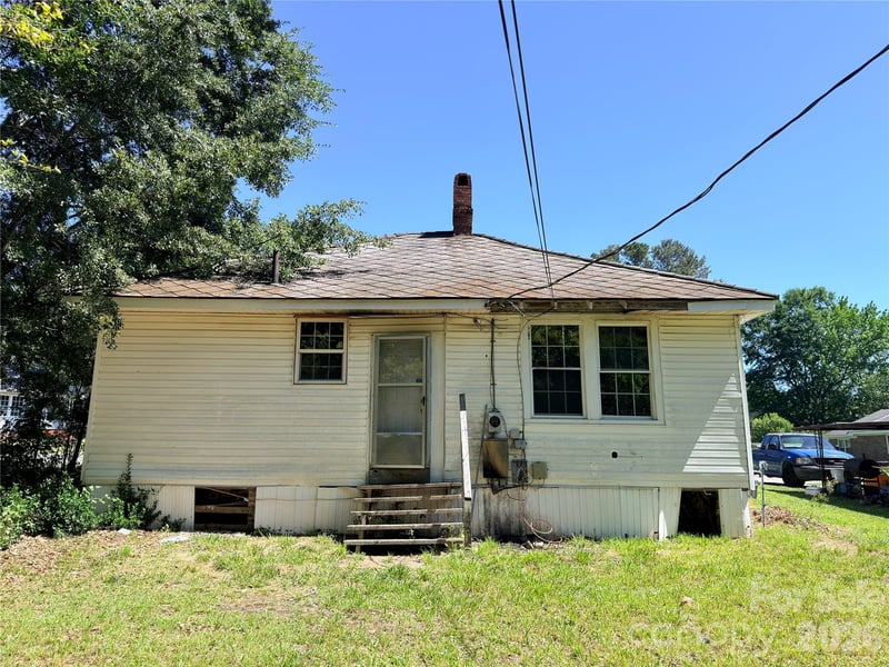 18 Dogwood St, Wadesboro, NC 28170